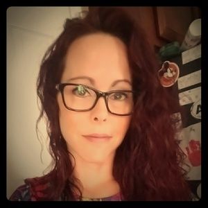 Meet your 🎉Poshmark Ambassador🎉, Amy!!!